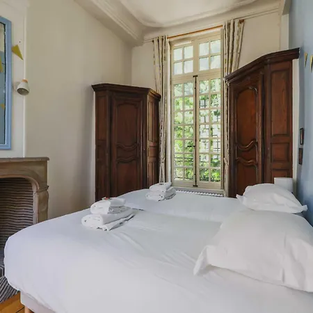 Exceptional - 2br 4p- Notre-dame Cathedral Apartment *